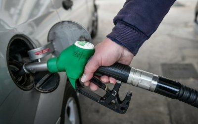 Το ράλι της βενζίνης: 15 περιοχές με πάνω από 2 ευρώ το λίτρο - Πόσο κοστίζει στην Κεφαλονιά