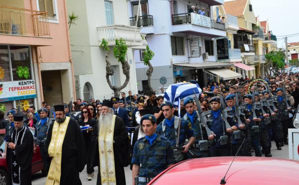 Η Κεφαλονιά αποχαιρέτησε την «αρχόντισσά» της (εικόνες + video)