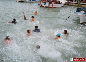 Ο Αγιασμός των Υδάτων στην Αγία Πελαγία (εικόνες)