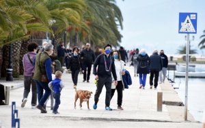 «Δεν είναι δυνατόν να ξεκινάει lockdown στις 6 τα Σάββατα»