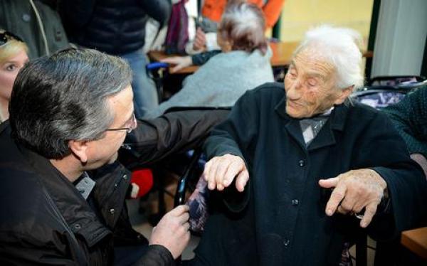 Πέθανε η αιωνόβια γιαγιά της Κεφαλονιάς, που συνομίλησε με τον πρωθυπουργό