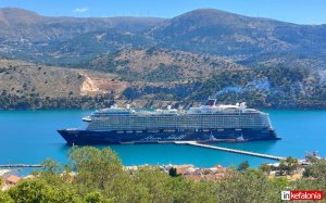 Το εντυπωσιακό κρουαζιερόπλοιο Mein Schiff 6 σήμερα στο Αργοστόλι