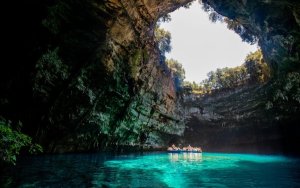 Το νέο ωράριο λειτουργίας των Σπηλαίων Δρογκαράτης και Μελισσάνης