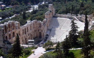 Έσπασαν μαρμάρινη επιτύμβια στήλη στο Ηρώδειο