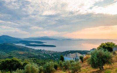 Πού βρίσκεται το παλαιότερο καφενείο της Ελλάδας που μετρά δύο αιώνες