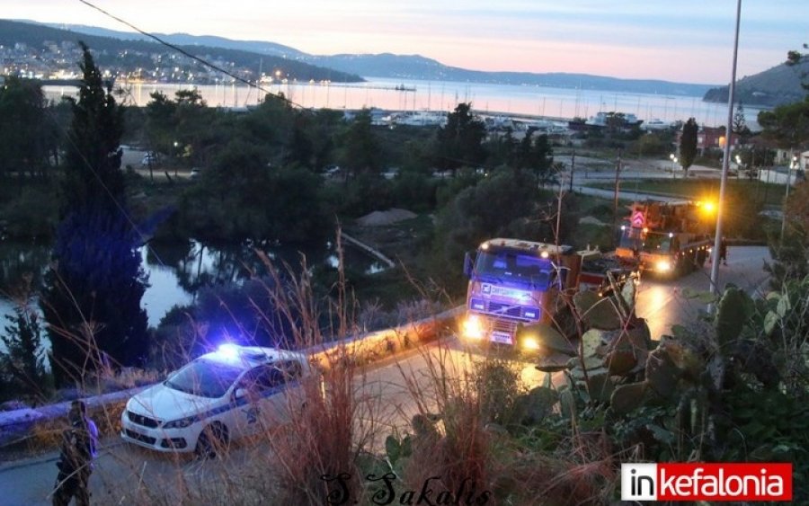 Κυκλοφοριακό πρόβλημα στον Μύλο του Πετρία, εξαιτίας βλάβης σε γερανό (εικόνες)