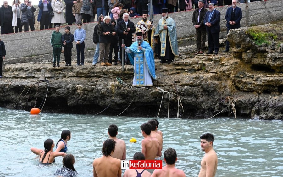 Κόντρα στον καιρό ο Καθαγιασμός των Υδάτων και στην Πεσσάδα