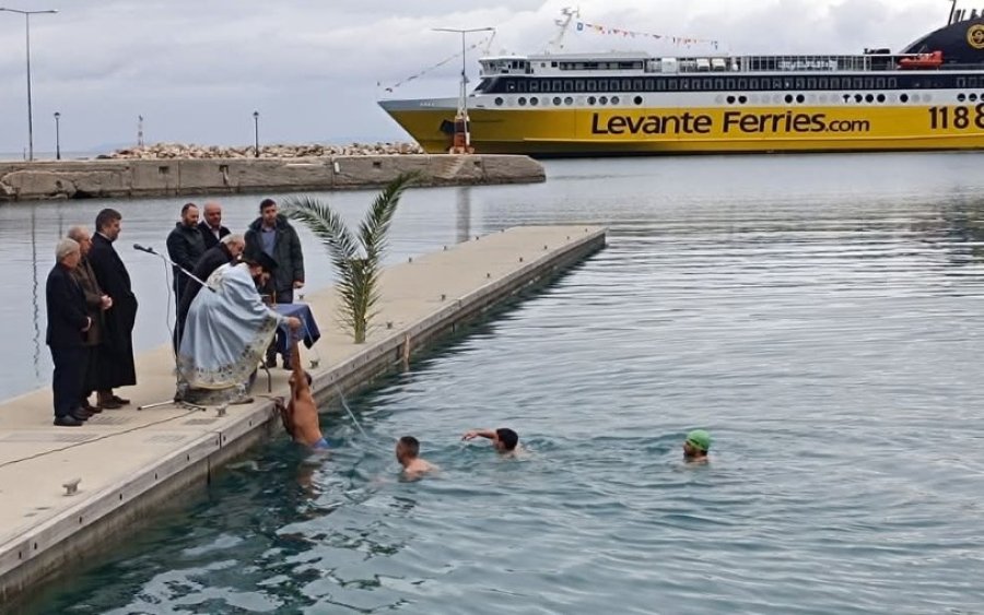 Με λαμπρότητα ο εορτασμός των Θεοφανίων στον Πόρο!