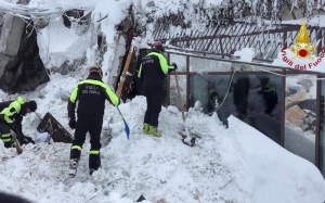 Αγωνία στην Ιταλία: «Πάνω από το ρήγμα που ενεργοποιήθηκε, υπάρχει φράγμα»