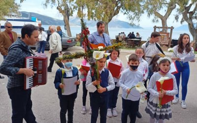 Όμορφες εικόνες! Τα Κάλαντα του Λαζάρου από την νεοσύστατη παιδική χορωδία του Δήμου Σάμης! (video)