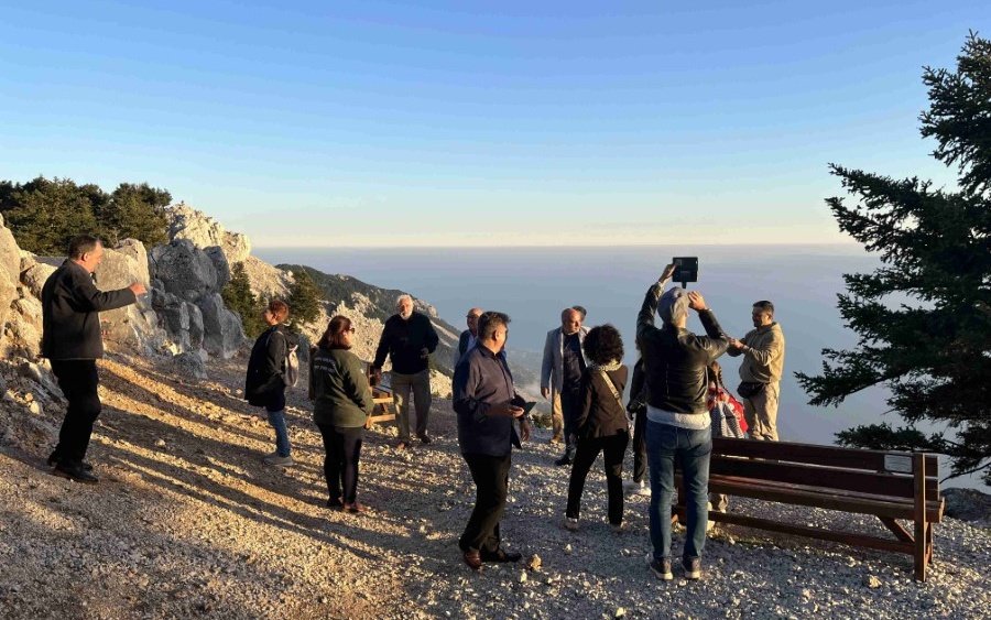 Με επιτυχία ολοκληρώθηκε η ημερίδα «Από το Εργαστήριο στη Φύση: Διδακτικές πρακτικές για την προστασία του Φυσικού Περιβάλλοντος»