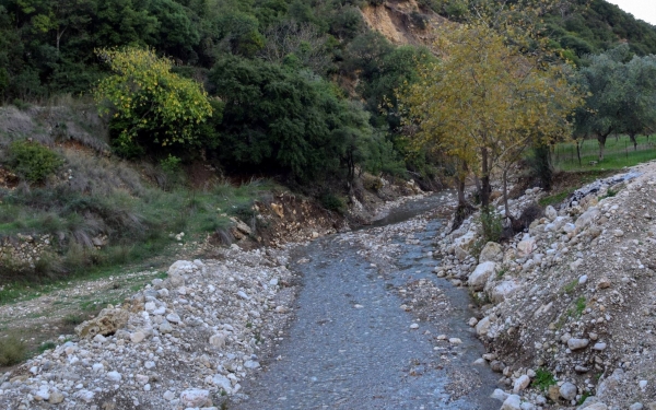 Μια βόλτα βορειοανατολικά προς το Πυργί- Στην άλλη πλευρά του βουνού!