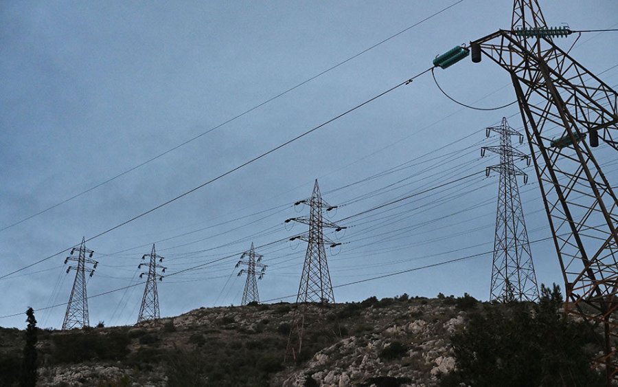 Ρήτρα αναπροσαρμογής: «Παγώνουν» οι διακοπές ρεύματος σε ευάλωτες ομάδες – Τι αποφάσισε το Πρωτοδικείο