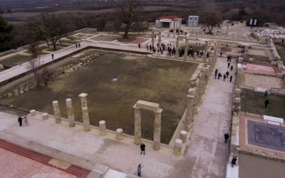 Το ανάκτορο του Φιλίππου Β’ στις Αιγές αναδύθηκε από τα σπαράγματά του