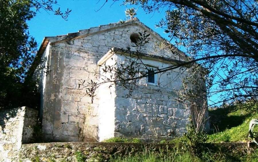 Το ξωκλήσι του Αγίου Αθανασίου στο λόφο Ντούρη (Αρχαία Πάλλη)