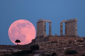 Η Πανσέληνος στον ναό του Ποσειδώνα