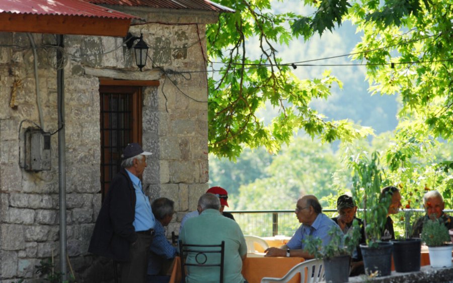 Προσδόκιμο ζωής: Σε ποιες περιφέρειες της Ελλάδας ζουν περισσότερο – Μεγάλη διαφορά μεταξύ ανδρών και γυναικών