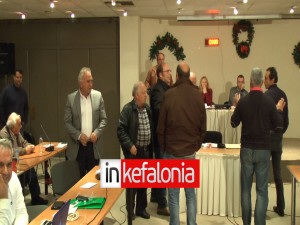 Σκηνές ΡΟΚ στο Δημοτικό Συμβούλιο - Λίγο έλλειψε να πιαστούν στα χέρια! (VIDEO)