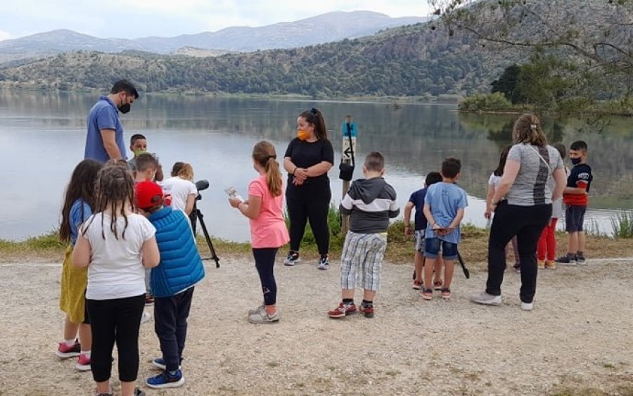 Η Α’ Τάξη του 2ου Δημοτικού Αργοστολίου σε ορνιθοπαρατήση στον υγρότοπο του Κουτάβου (εικόνες)