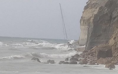 Το Λιμενικό για την προσάραξη του ιστιοφόρου στον Κατελειό (εικόνες/video)