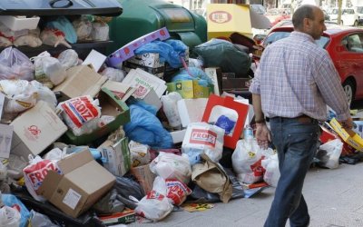 Ισπανία: Πρόστιμα σε σούπερ μάρκετ και εστιατόρια που πετάνε προϊόντα στα σκουπίδια