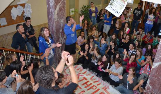 «ΠΟΛΙΟΡΚΙΑ» μαθητών του 2ου Λυκείου  σε δημαρχείο και αντιπεριφέρεια! 