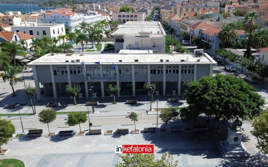 "Οι παιδικές χαρές είναι για να παίζουν τα παιδιά, όχι οι μεγάλοι" - Η απάντηση του Δήμου Αργοστολίου σε δημοσιεύματα