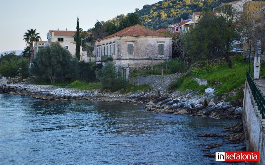 Το γραφικό λιμανάκι της Αγίας Ευφημίας!