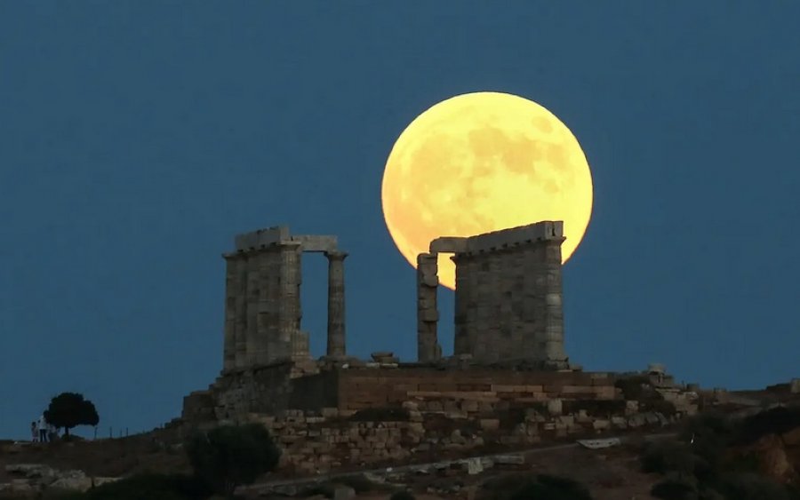 Ολική έκλειψη Σελήνης: «Ματωμένο φεγγάρι» στις 16 Μαΐου