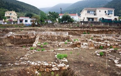 Ένας συμβασιούχος με αφορμή την επίσκεψη της ΥΠΠΟΑ