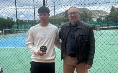 Έγραψε ιστορία ο Τόλης Ιωάννης - Κατέκτησε το χάλκινο μετάλλιο στους Σχολικούς Αγώνες Αντισφαίρισης