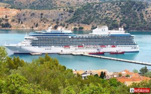 Το κρουαζιερόπλοιο Oceania Vista σήμερα στο λιμάνι του Αργοστολίου