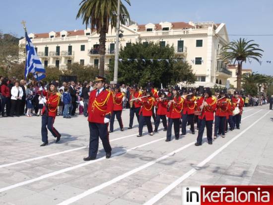 Το VIDEO από την παρέλαση της 25ης Μαρτίου στο Αργοστόλι