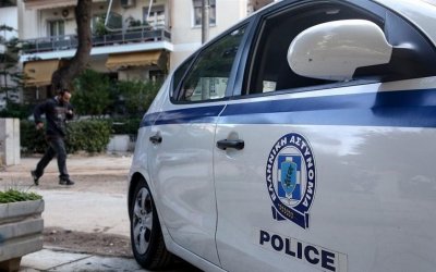 Αργυρούπολη: Αναζητείται 48χρονος για άγριο ξυλοδαρμό της συντρόφου του - Σε κρίσιμη κατάσταση στη ΜΕΘ η γυναίκα