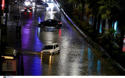 Γιατί πλημμυρίζει με λύματα η Αλίμου όποτε βρέχει: Φόβοι ακόμη και για καθίζηση της λεωφόρου