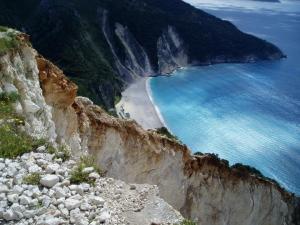 Εικόνες από το ρήγμα του Μύρτου