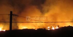 Υπο έλεγχο η φωτιά στον Καραβάδο - Ανανεωμένο ώρα 00.42 (photos  + video)