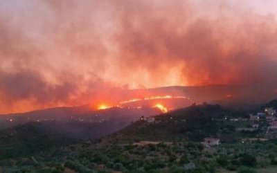 Καλύτερη η εικόνα στην πυρκαγιά στην Αγία Ειρήνη - Στη μάχη και τα εναέρια