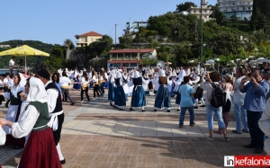 Πρωτομαγιά στον Πόρο με τα χορευτικά πέντε Συλλόγων (εικόνες / Video)