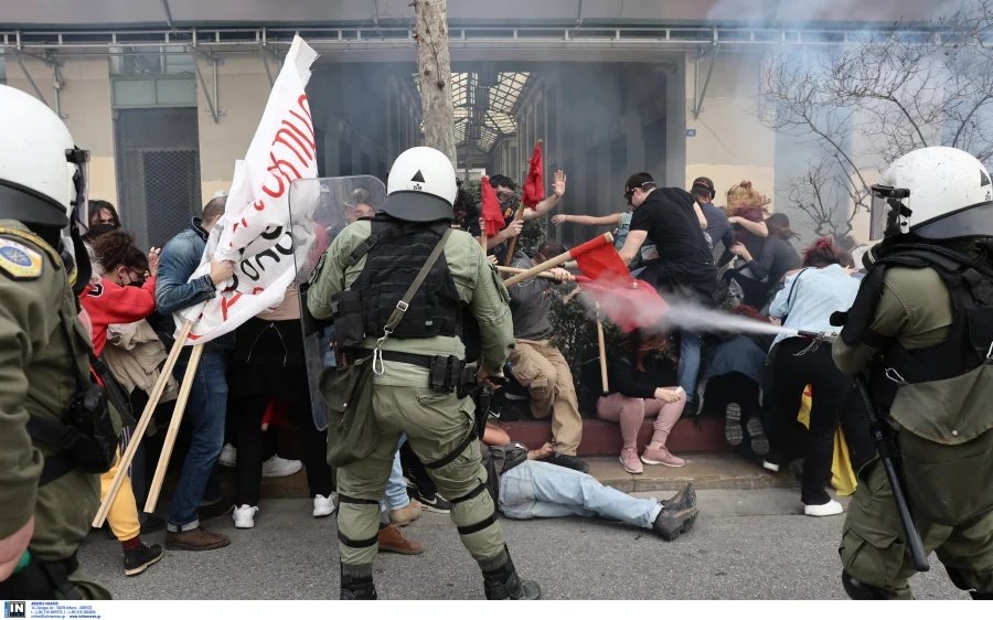 Έρευνα για τις καταγγελίες αστυνομικής βίας στη συγκέντρωση της Κυριακής για τα Τέμπη