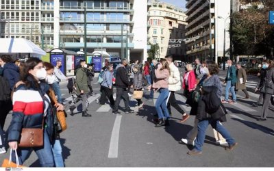 Κορονοϊός: Η αποκλιμάκωση της πανδημίας φέρνει μεγαλύτερη «απελευθέρωση» – Έρχεται νέα άρση μέτρων