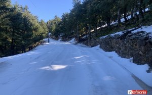 Στα λευκά η κορυφή του Αίνου - Αδυναμία πρόσβασης στην κορυφή (εικόνες)