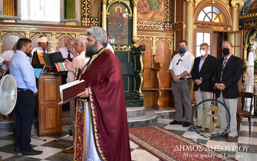 O εορτασμός του Αγίου Πνεύματος στον Ι.Ν. Αγίας Τριάδας Ληξουρίου (εικόνες)