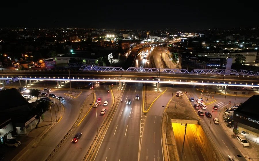 Φωτίζονται με led επτά γέφυρες της Αττικής