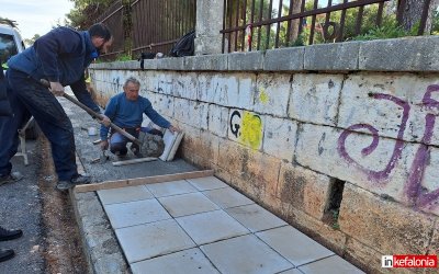 Συνεχίζονται οι αναπλάσεις πεζοδρομίων εντός της πόλεως του Αργοστολίου