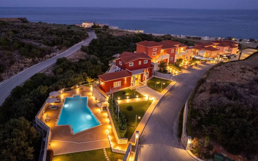 Το ξενοδοχείο Crystal Palace Resort αναζητά υπάλληλο μπουφέ για POOL BAR