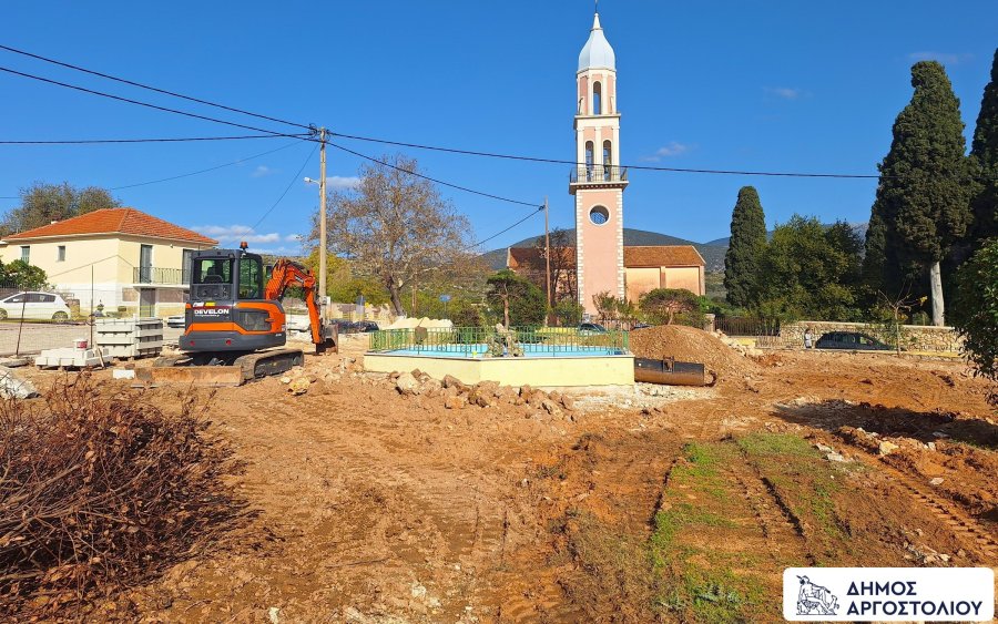 Προχωρούν οι εργασίες ανάπλασης της πλατείας των Κεραμειών