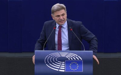 Νικόλας Φαραντούρης: «Συζητώ με την κα Καρυστιανού, δεν είναι κρυφό»