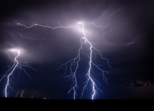 Αυτή τη στιγμή ισχυρή καταιγίδα στην περιοχή μας - Επανήλθε η παροχή ηλεκτρικού ρεύματος (ανανεωμένο)