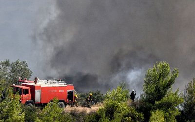 Πύργος: Ανεξέλεγκτη η φωτιά που καίει δασική έκταση στην περιοχή Λιβαδάκι